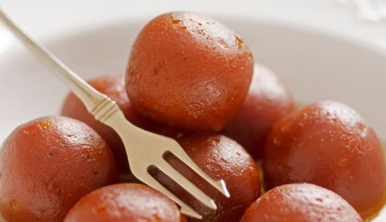 Bolitas de leche en polvo fritas o GulabJamun