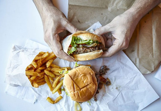La comida basura te vuelve distraído