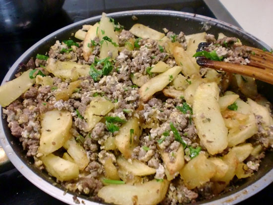 Revuelto de papa con carne picada