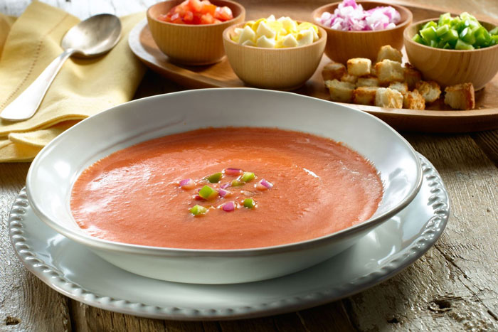 Gazpacho andaluz tradicional