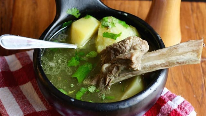 Caldo de costilla (Región Andina)