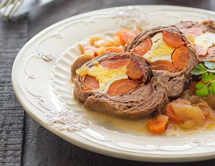 Carne de ternera rellena al estilo tradicional