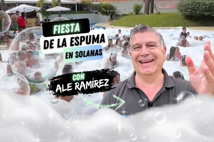 Así se disfruta la Fiesta de la Espuma en Solanas