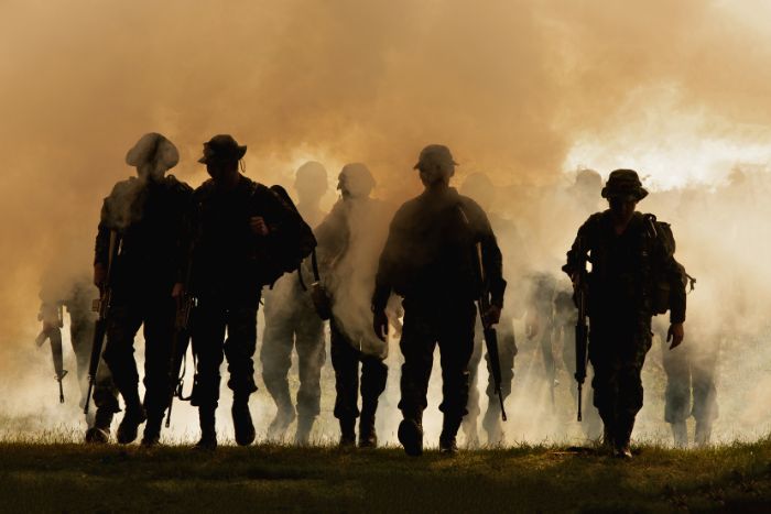 Guerra avisada, no mata soldados