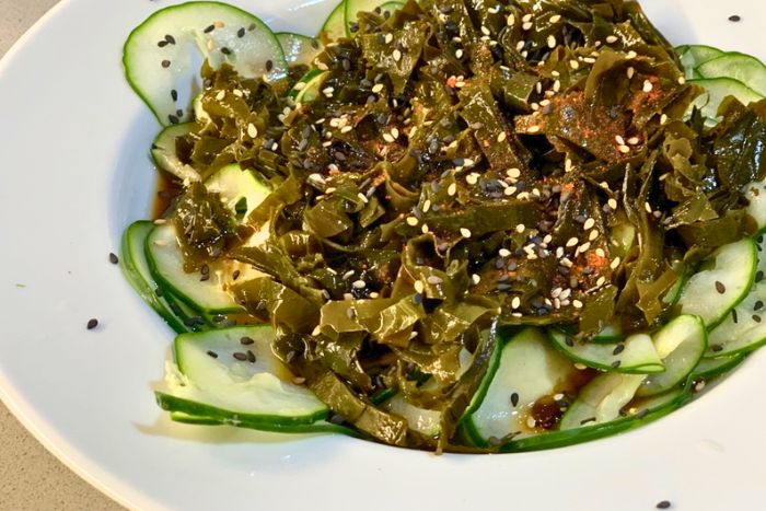 Ensalada de algas con pepino