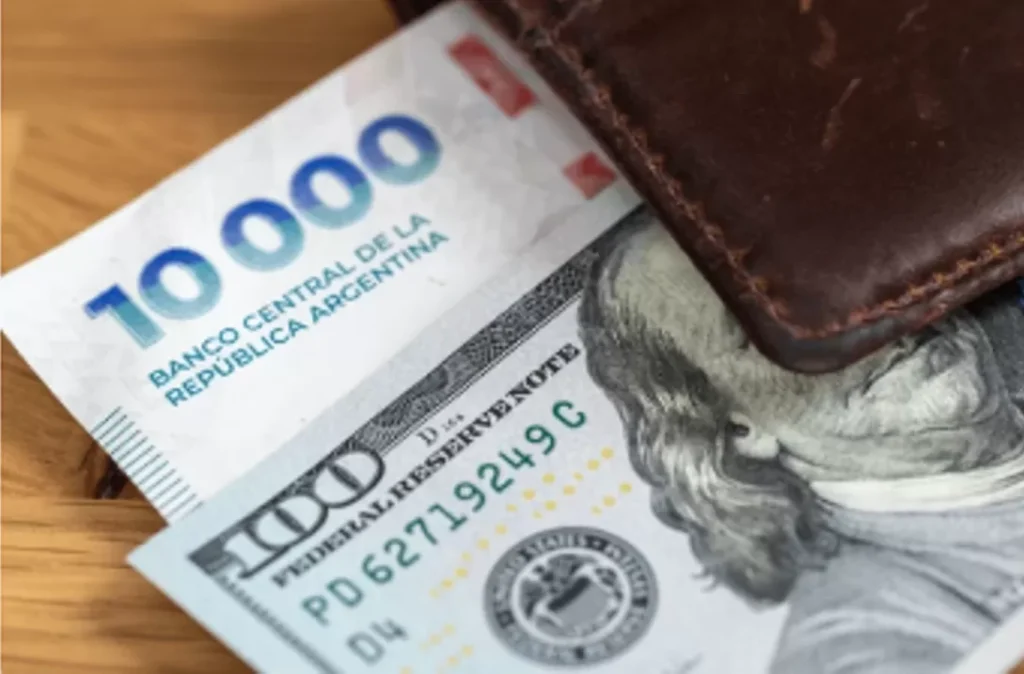 Mejora el riesgo país: cuáles son los mejores bonos argentinos que operan en línea con los emergentes