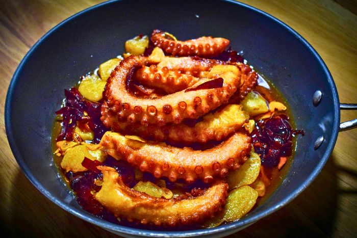 Pulpo al horno o pulpo a la murciana