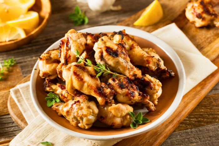 Pollo al ajillo, un plato económico y fácil de cocinar